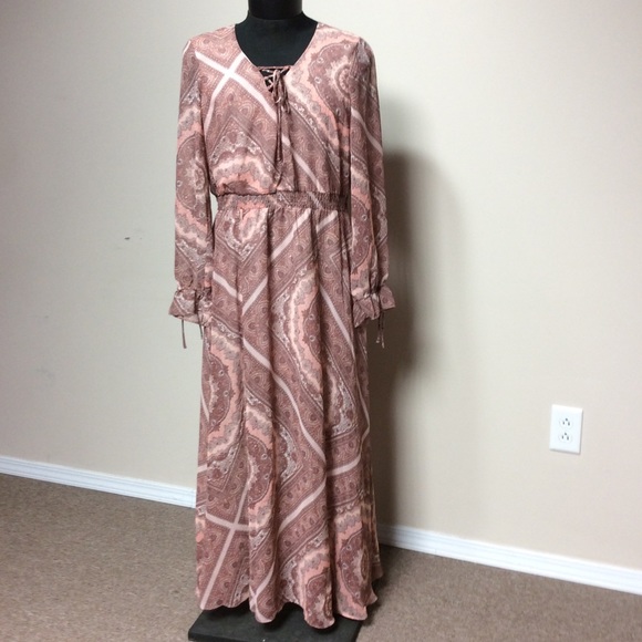 Dresses & Skirts - NWT Boho Long Hippe Dress Large